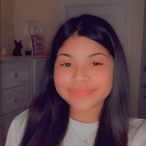 Meet your Posher, Daniela